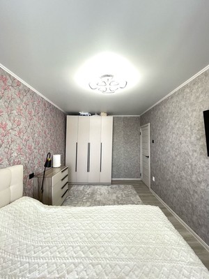 Продам двухкомнатную (2-комн.) квартиру, Большая ул, 181, Ишим г