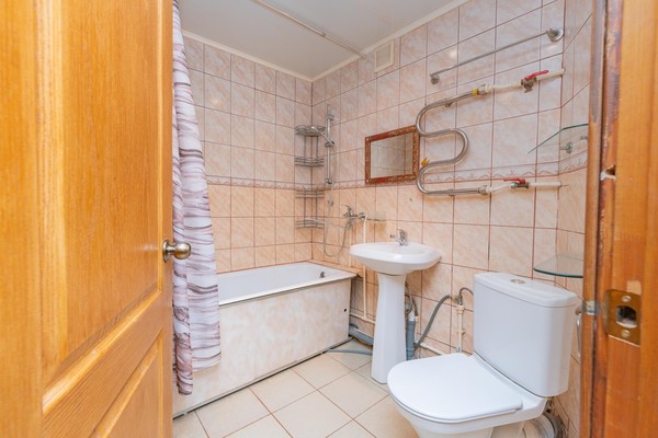 Продам двухкомнатную (2-комн.) квартиру, Победы ул, 38, Усть-Качка с