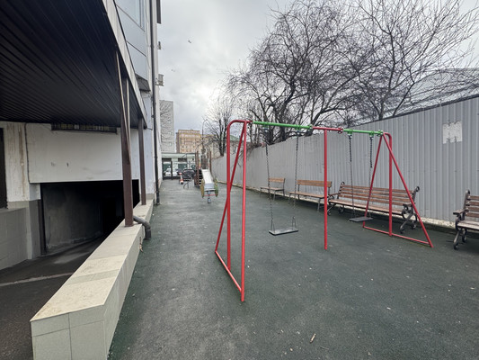 Продам трехкомнатную (3-комн.) квартиру, Пушкина ул, 35а, Нальчик г