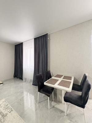 Продам трехкомнатную (3-комн.) квартиру, им. Сижажева М.В. ул, 1а, Чегем г