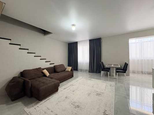 Продам трехкомнатную (3-комн.) квартиру, им. Сижажева М.В. ул, 1а, Чегем г