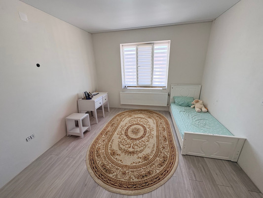 Продам трехкомнатную (3-комн.) квартиру, им. Сижажева М.В. ул, 1а, Чегем г