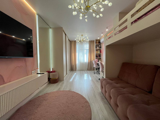 Продам трехкомнатную (3-комн.) квартиру, Маяковского ул, 4, Туапсе г