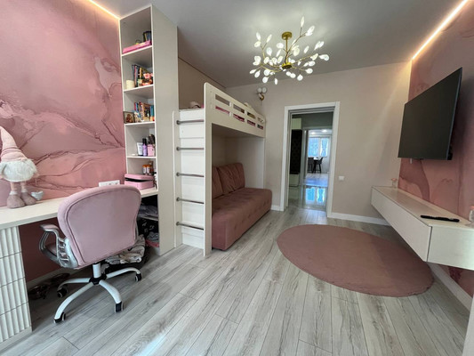 Продам трехкомнатную (3-комн.) квартиру, Маяковского ул, 4, Туапсе г