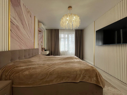 Продам трехкомнатную (3-комн.) квартиру, Маяковского ул, 4, Туапсе г