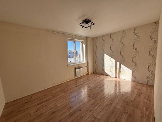Продам двухкомнатную (2-комн.) квартиру, Волочаевская ул, 6, Казань г