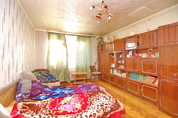 Продам трехкомнатную (3-комн.) квартиру, Судостроителей ул, 9А, Понтонный п