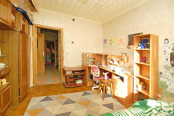Продам трехкомнатную (3-комн.) квартиру, Судостроителей ул, 9А, Понтонный п