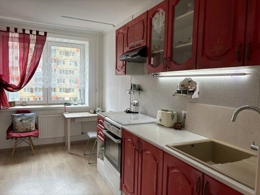 Продам однокомнатную (1-комн.) квартиру, Воронцовский б-р, 9к2, Бугры п
