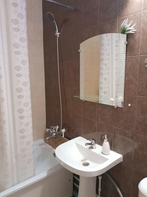 Продам однокомнатную (1-комн.) квартиру, Воронцовский б-р, 9к2, Бугры п