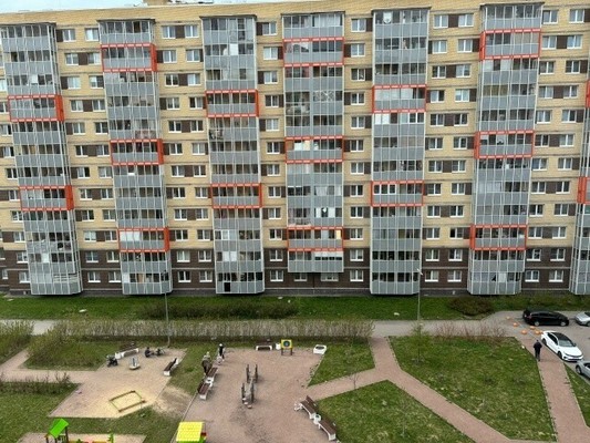Продам однокомнатную (1-комн.) квартиру, Воронцовский б-р, 9к2, Бугры п