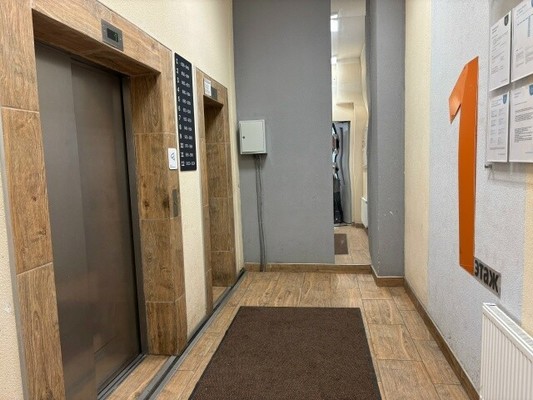 Продам однокомнатную (1-комн.) квартиру, Воронцовский б-р, 9к2, Бугры п