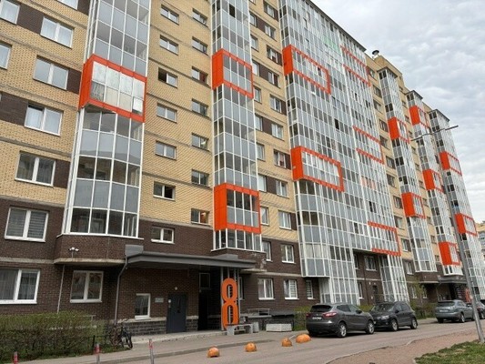 Продам однокомнатную (1-комн.) квартиру, Воронцовский б-р, 9к2, Бугры п