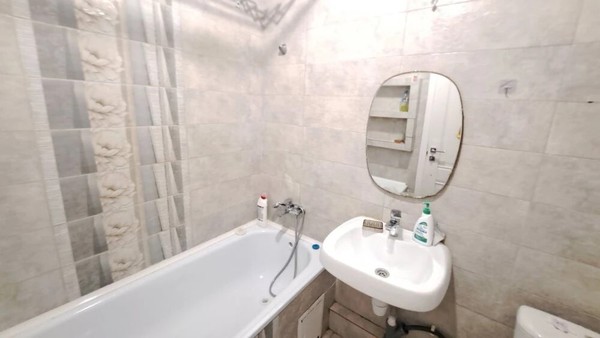 Продам двухкомнатную (2-комн.) квартиру, Центральный (Купелинка мкр) кв-л, 3, Сапроново д