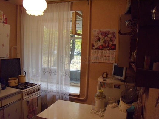 Продам трехкомнатную (3-комн.) квартиру, Барклая ул, 16к4, Москва г