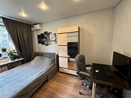 Продам комнату в 3-комн. квартире, Артюхиной ул, 20, Москва г