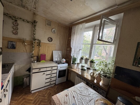 Продам комнату в 3-комн. квартире, Артюхиной ул, 20, Москва г