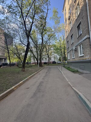 Продам комнату в 3-комн. квартире, Артюхиной ул, 20, Москва г