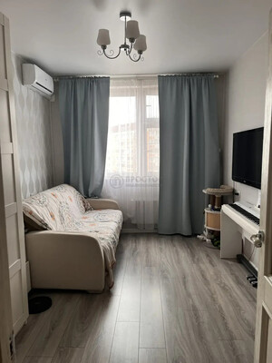 Продам двухкомнатную (2-комн.) квартиру, Снежная ул, 17к2, Москва г
