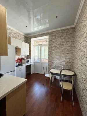Продам трехкомнатную (3-комн.) квартиру, Ленина ул, 74, Армавир г