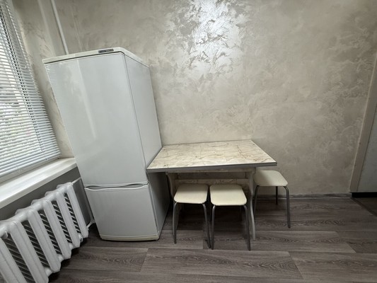 Продам двухкомнатную (2-комн.) квартиру, Кечкеметская ул, 69/155, Симферополь г