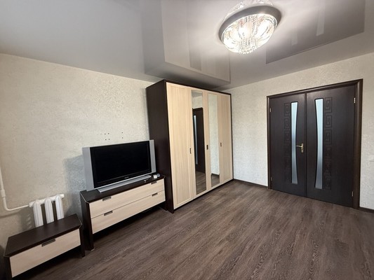 Продам двухкомнатную (2-комн.) квартиру, Кечкеметская ул, 69/155, Симферополь г