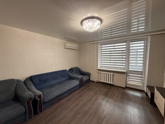 Продам двухкомнатную (2-комн.) квартиру, Кечкеметская ул, 69/155, Симферополь г