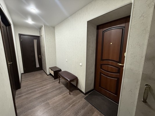 Продам двухкомнатную (2-комн.) квартиру, Кечкеметская ул, 69/155, Симферополь г