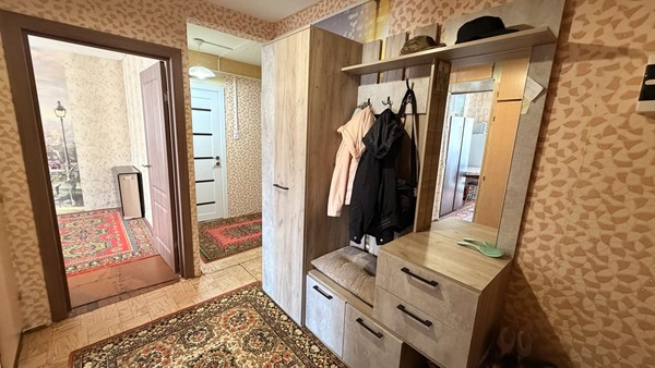 Продам трехкомнатную (3-комн.) квартиру, Рябиновая ул, 4, Большое Алексеевское с