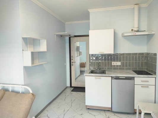 Продам трехкомнатную (3-комн.) квартиру, Солнечный б-р, 11, Лопатино рп