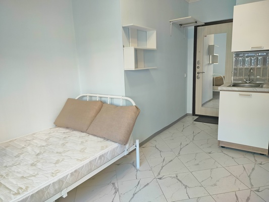 Продам трехкомнатную (3-комн.) квартиру, Солнечный б-р, 11, Лопатино рп