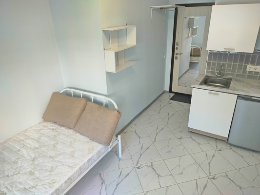 Продам трехкомнатную (3-комн.) квартиру, Солнечный б-р, 11, Лопатино рп