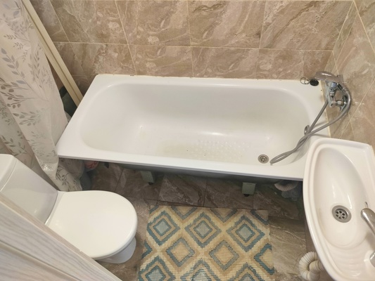 Продам трехкомнатную (3-комн.) квартиру, Солнечный б-р, 11, Лопатино рп