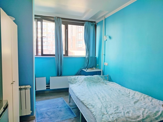 Продам трехкомнатную (3-комн.) квартиру, Солнечный б-р, 11, Лопатино рп