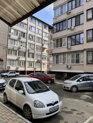 Продам двухкомнатную (2-комн.) квартиру, им. Сергея Есенина ул, 82к4, Краснодар г