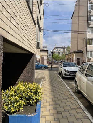 Продам двухкомнатную (2-комн.) квартиру, им. Сергея Есенина ул, 82к4, Краснодар г