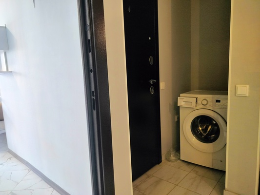 Продам трехкомнатную (3-комн.) квартиру, Солнечный б-р, 11, Лопатино рп
