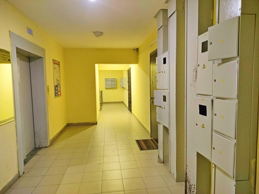 Продам трехкомнатную (3-комн.) квартиру, Солнечный б-р, 11, Лопатино рп