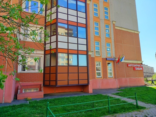 Продам трехкомнатную (3-комн.) квартиру, Солнечный б-р, 11, Лопатино рп