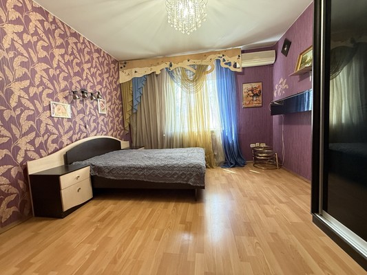 Продам однокомнатную (1-комн.) квартиру, Лейтенанта Шмидта ул, 10, Новороссийск г