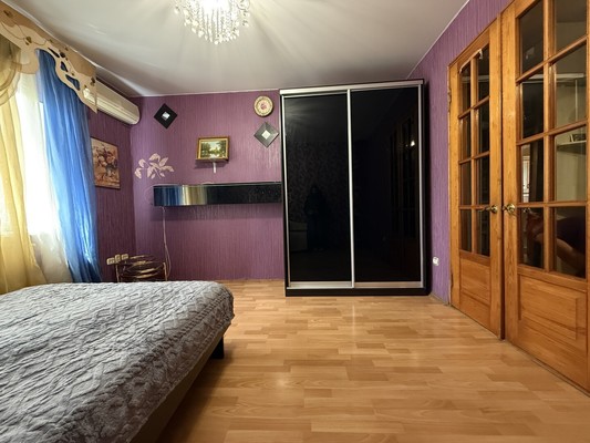 Продам однокомнатную (1-комн.) квартиру, Лейтенанта Шмидта ул, 10, Новороссийск г