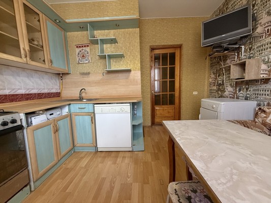 Продам однокомнатную (1-комн.) квартиру, Лейтенанта Шмидта ул, 10, Новороссийск г