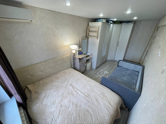 Продам двухкомнатную (2-комн.) квартиру, им. Космонавта Гагарина ул, 145, Краснодар г