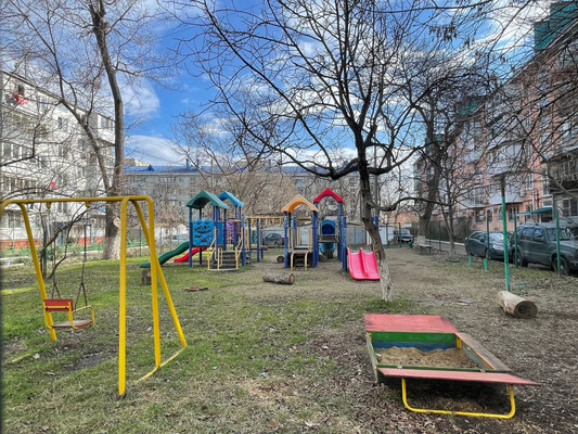 Продам двухкомнатную (2-комн.) квартиру, им. Космонавта Гагарина ул, 145, Краснодар г