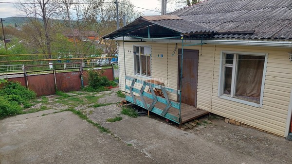 Продам двухкомнатную (2-комн.) квартиру, Первомайская ул, 68, Хадыженск г