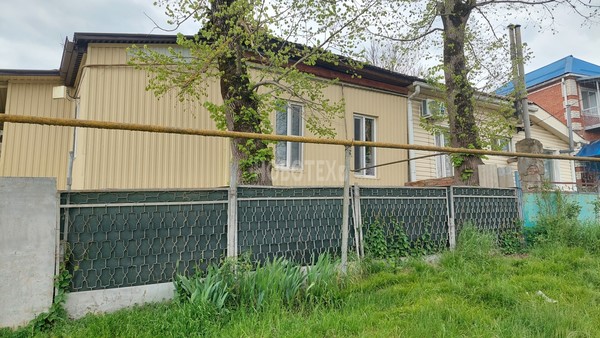 Продам двухкомнатную (2-комн.) квартиру, Первомайская ул, 68, Хадыженск г