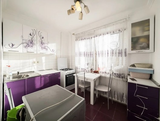 Продам двухкомнатную (2-комн.) квартиру, Бирюлёвская ул, 6, Москва г