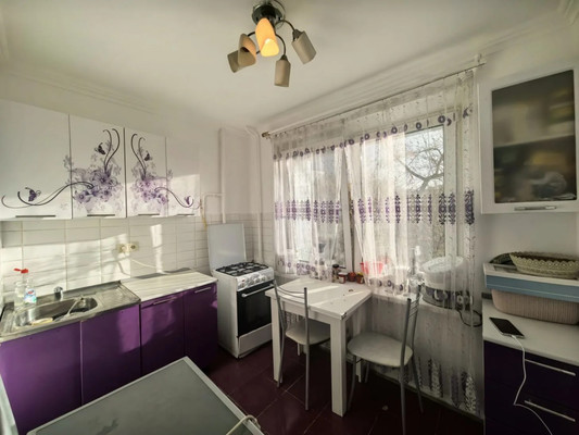 Продам двухкомнатную (2-комн.) квартиру, Бирюлёвская ул, 6, Москва г