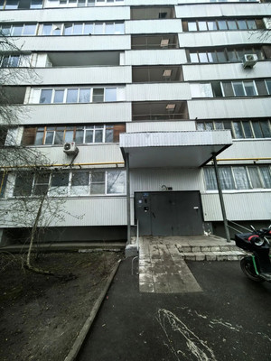 Продам двухкомнатную (2-комн.) квартиру, Бирюлёвская ул, 6, Москва г
