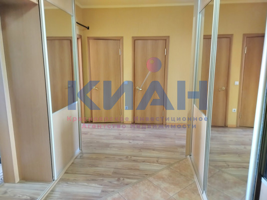 Продам двухкомнатную (2-комн.) квартиру, Авиаторов ул, 23, Красноярск г